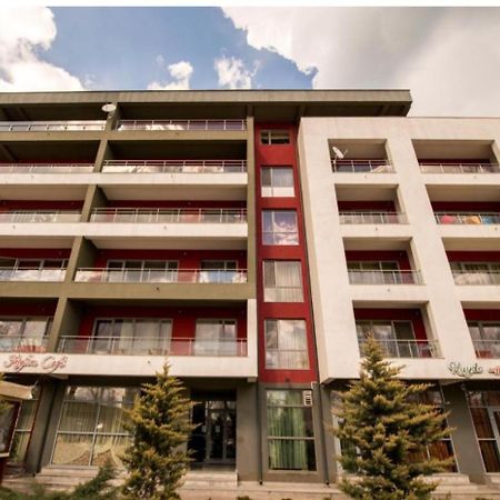Yza Mamaia Corallia Kültér fotó